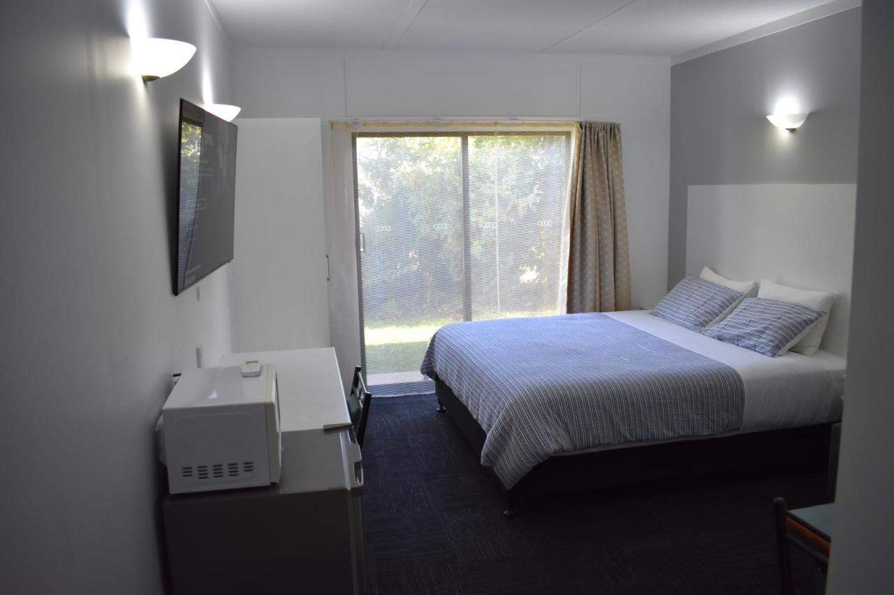 Riviana Motel Deniliquin Zewnętrze zdjęcie