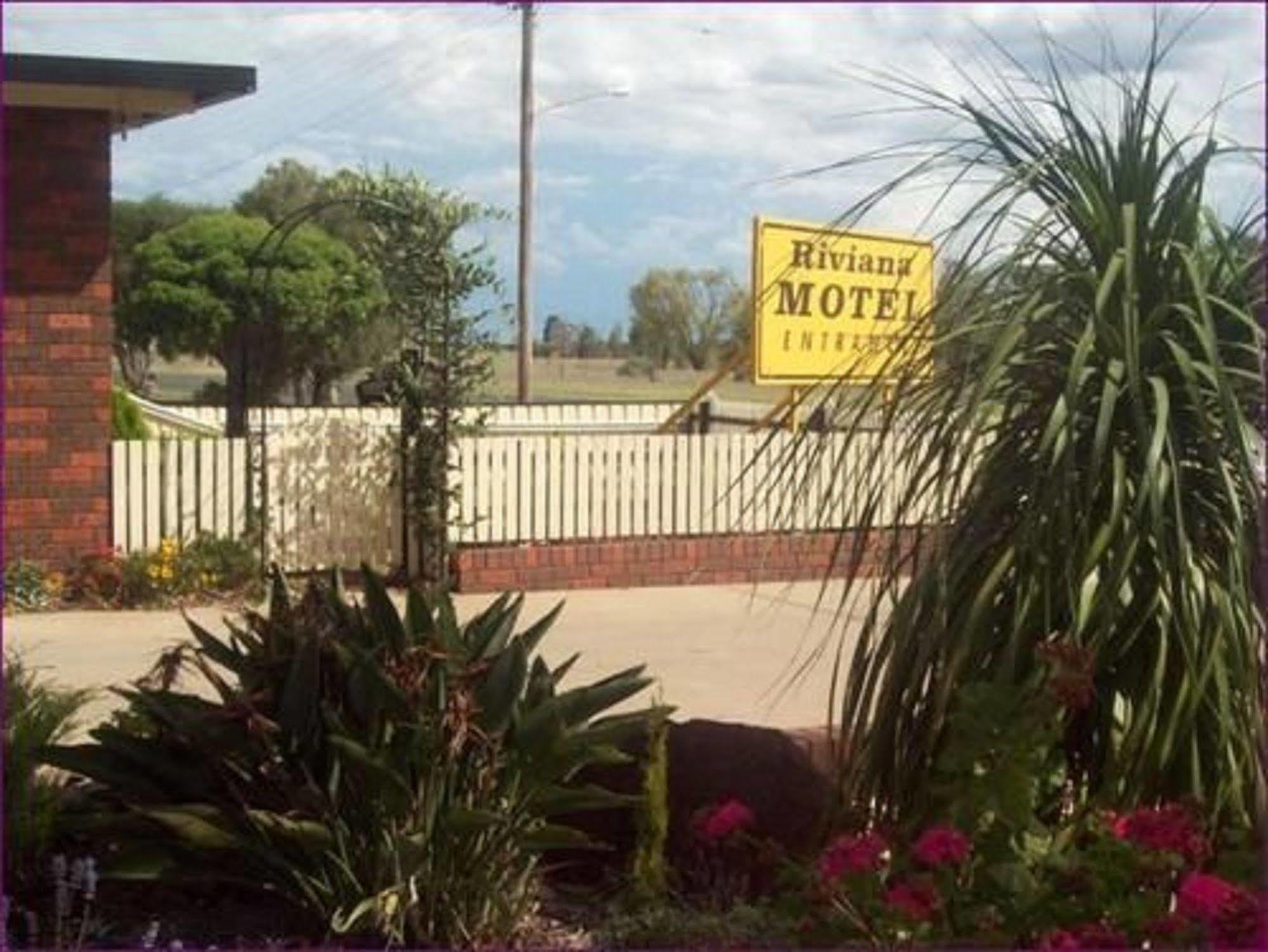 Riviana Motel Deniliquin Zewnętrze zdjęcie