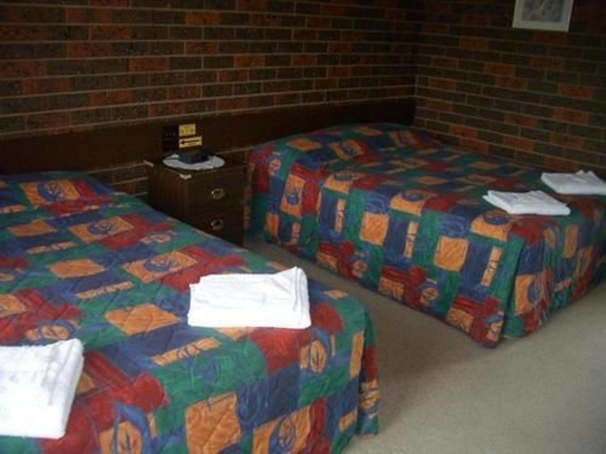 Riviana Motel Deniliquin Zewnętrze zdjęcie