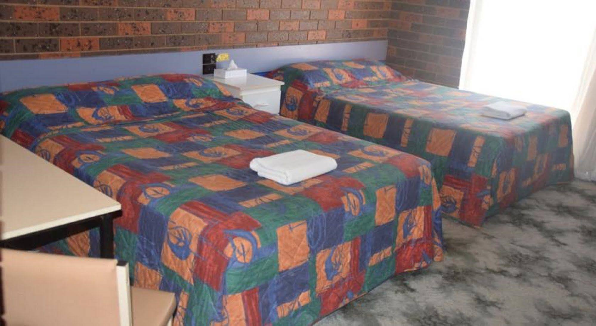 Riviana Motel Deniliquin Zewnętrze zdjęcie